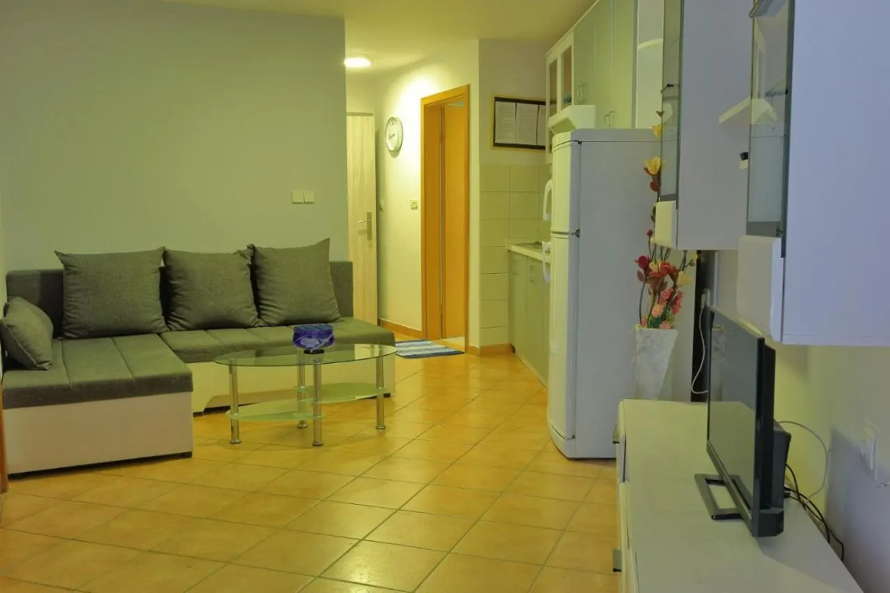 Apartments Vugica Silo 0*, Šilo